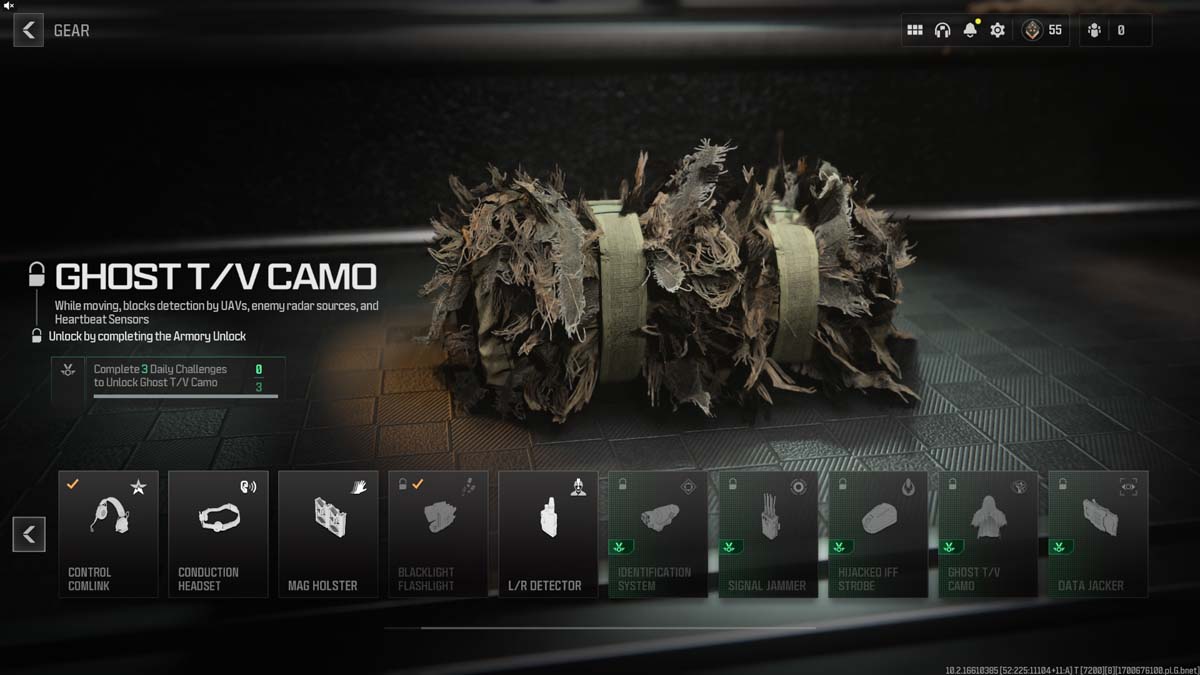 적 레이더와 UAV의 탐지를 회피하는 데 도움이 되는 Call of Duty Modern Warfare III의 'Ghost T/V Camo' 장비 디스플레이입니다.