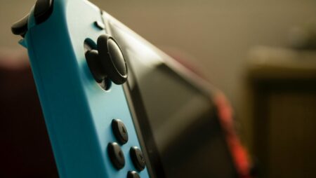 개발자들은 Switch Pro를 가지고 있는 것으로 알려져 있지만 Nintendo는 이를 거부합니다.