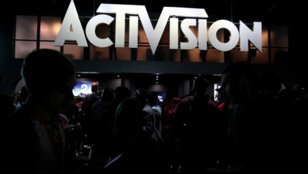 투자자들은 Activision 인수에 반대합니다.