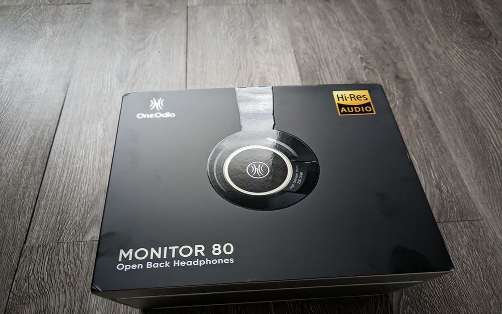 Monitor_80_Headphones_Box